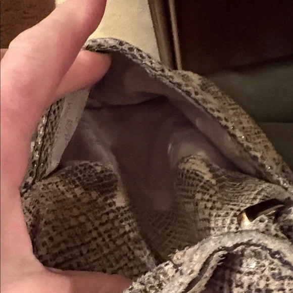 Michael Kors Elegant Snakeskin Shoulder Bag - Picture 14 of 14